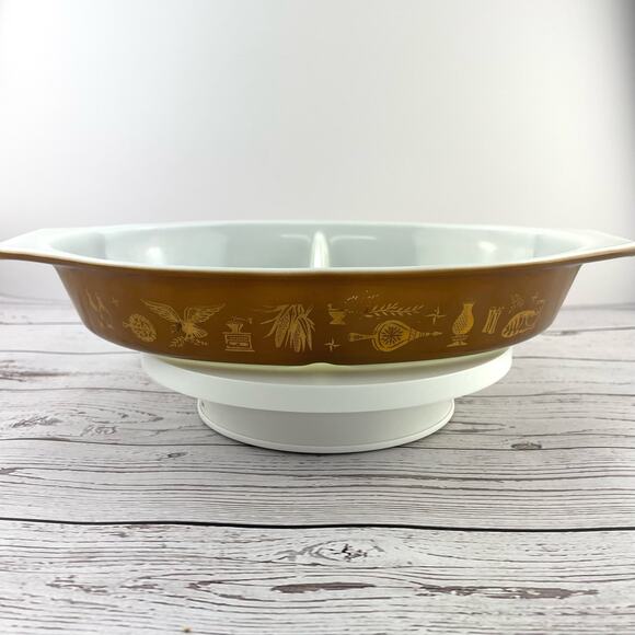 Vintage Pyrex Early American Pattern 1.5 Qt Divided Casserole, Gold Eagle Brown - Picture 5 of 10